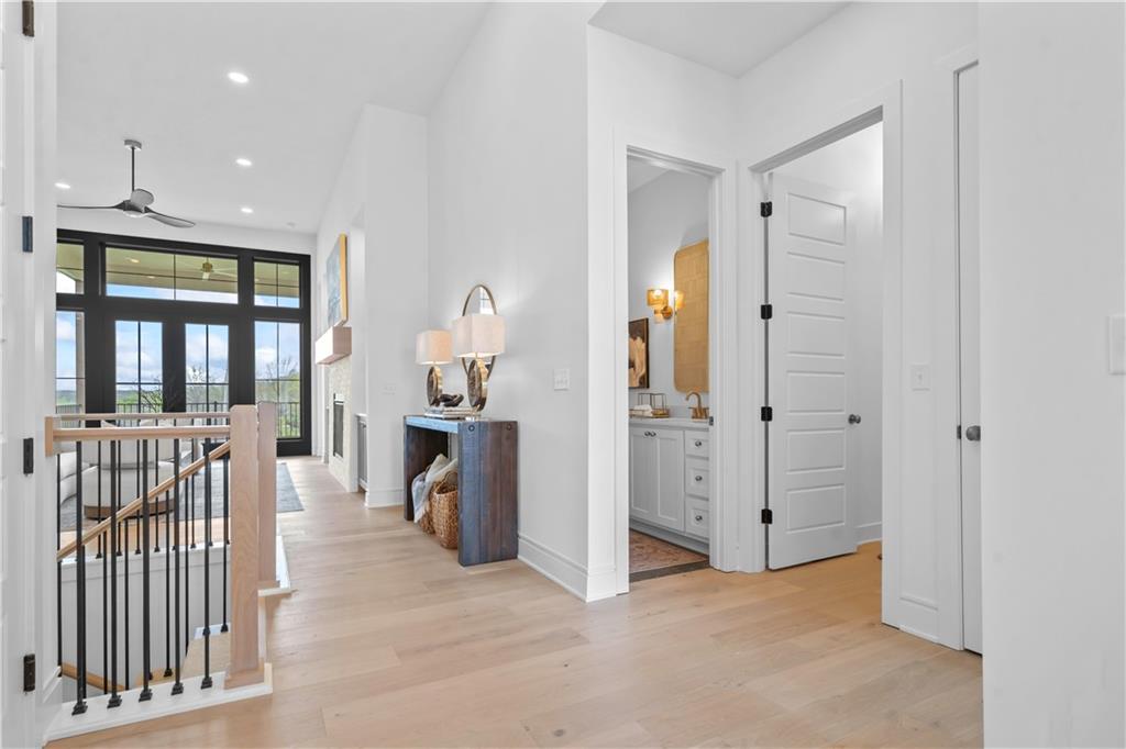 1816 Ne Lashbrook Circle Property Photo 6