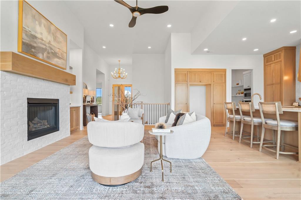 1816 Ne Lashbrook Circle Property Photo 8