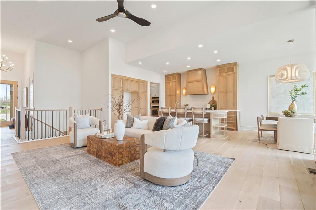 1816 Ne Lashbrook Circle Property Photo 12