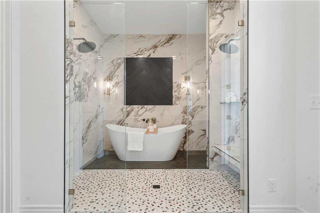 1816 Ne Lashbrook Circle Property Photo 36