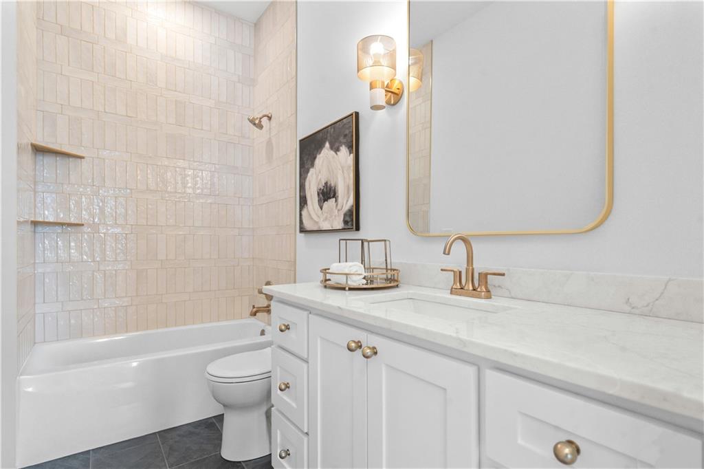 1816 Ne Lashbrook Circle Property Photo 48