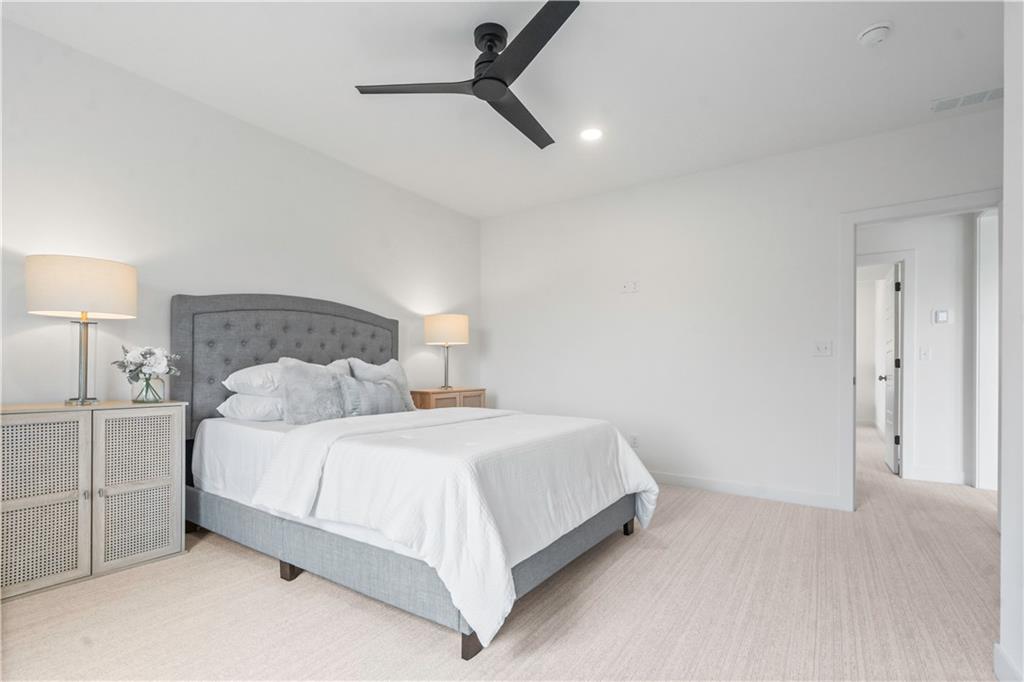 1816 Ne Lashbrook Circle Property Photo 64