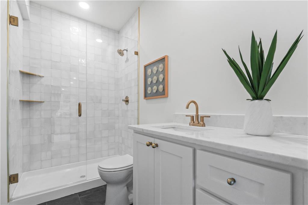 1816 Ne Lashbrook Circle Property Photo 65