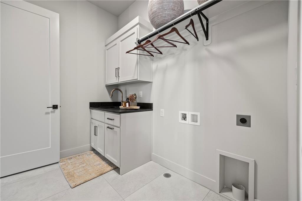 17524 Carter Street Property Photo 27