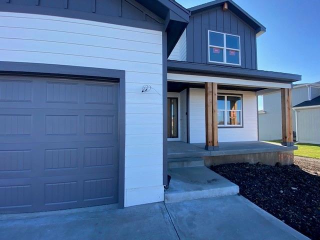 18703 W 193rd Street Property Photo 2