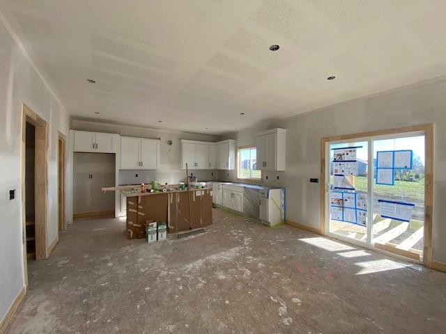 18703 W 193rd Street Property Photo 10