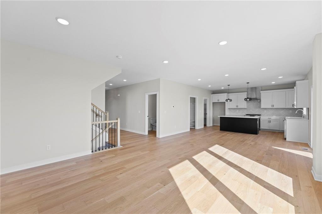 18637 W 193rd Street Property Photo 15