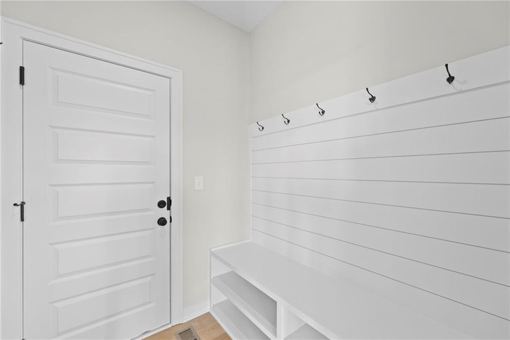 18637 W 193rd Street Property Photo 25