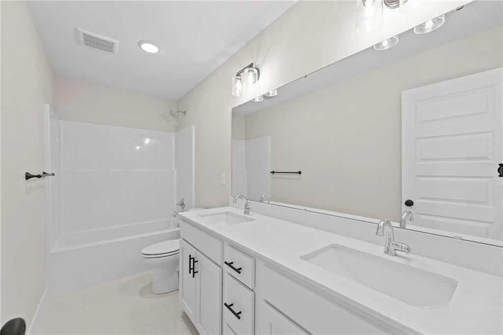 18637 W 193rd Street Property Photo 41