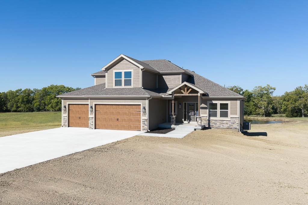 17924 235th Street Property Photo 2