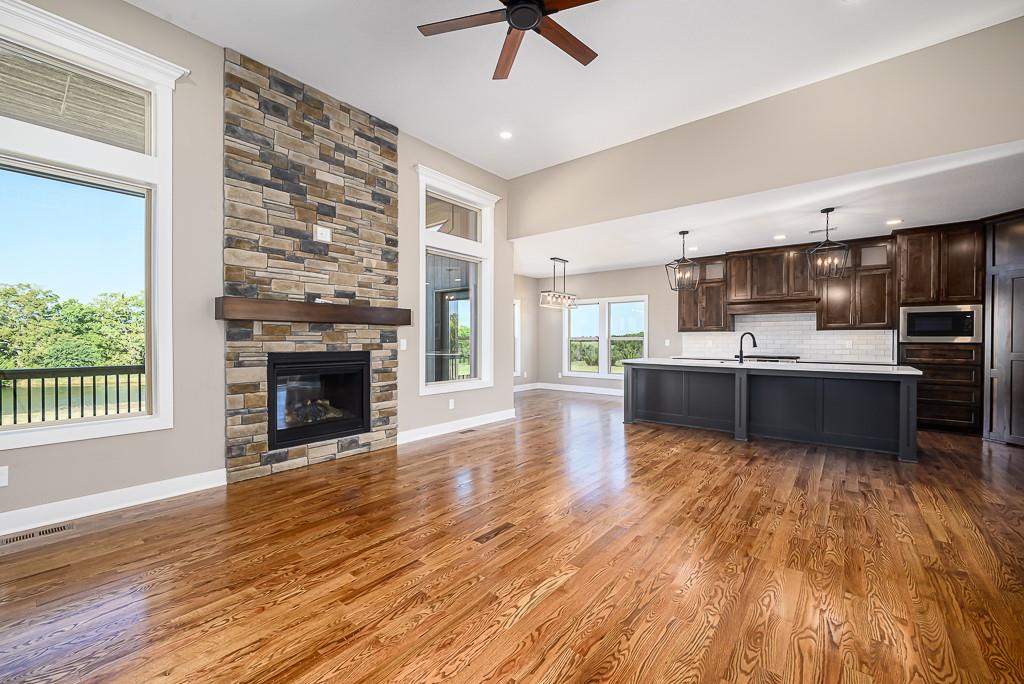 17924 235th Street Property Photo 4