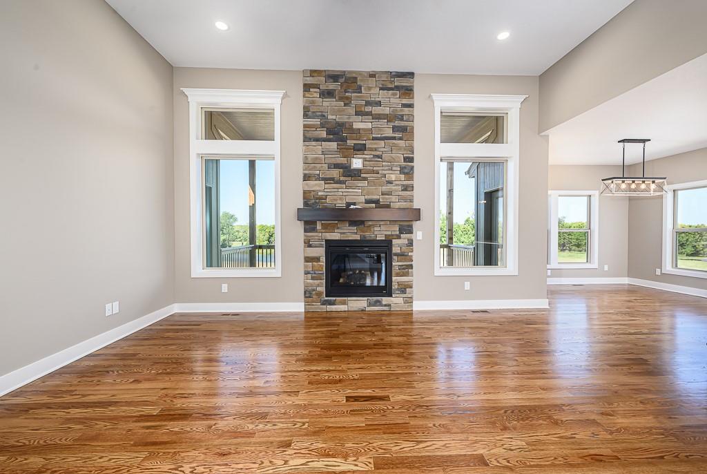 17924 235th Street Property Photo 6