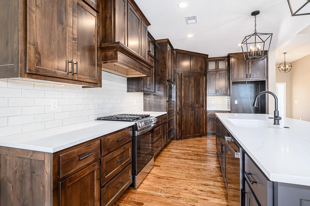 17924 235th Street Property Photo 8