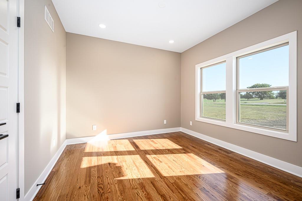 17924 235th Street Property Photo 12