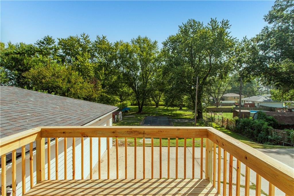 301 N Lee Street Property Photo 13