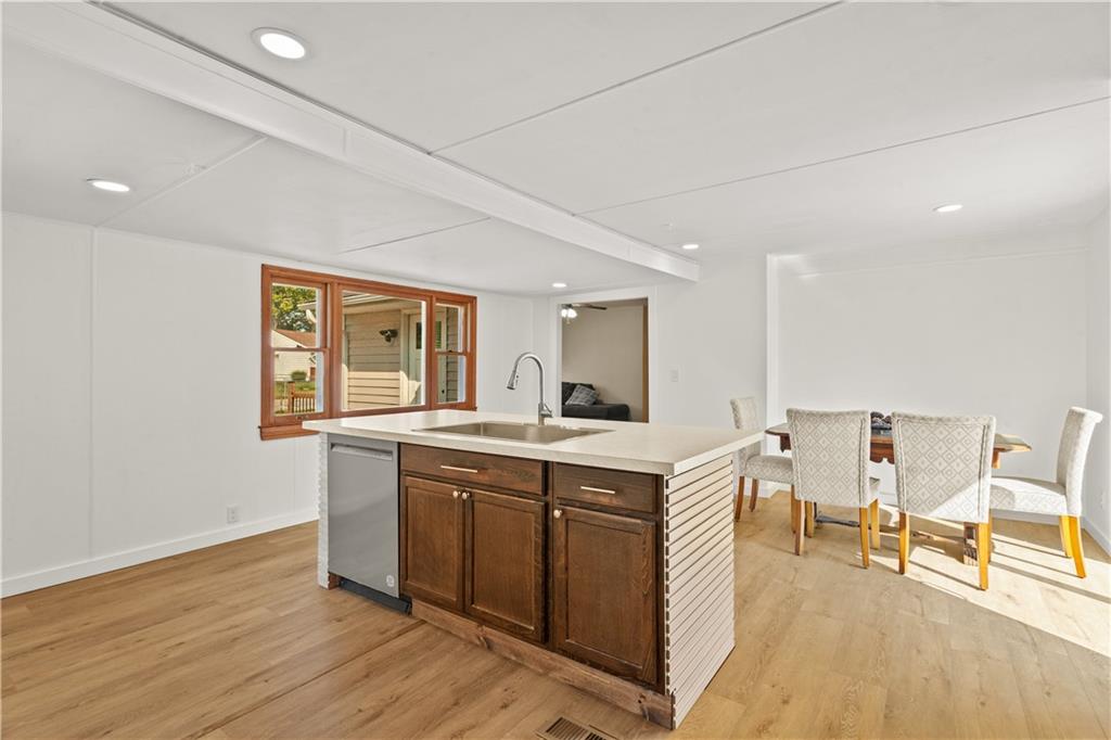 301 N Lee Street Property Photo 21