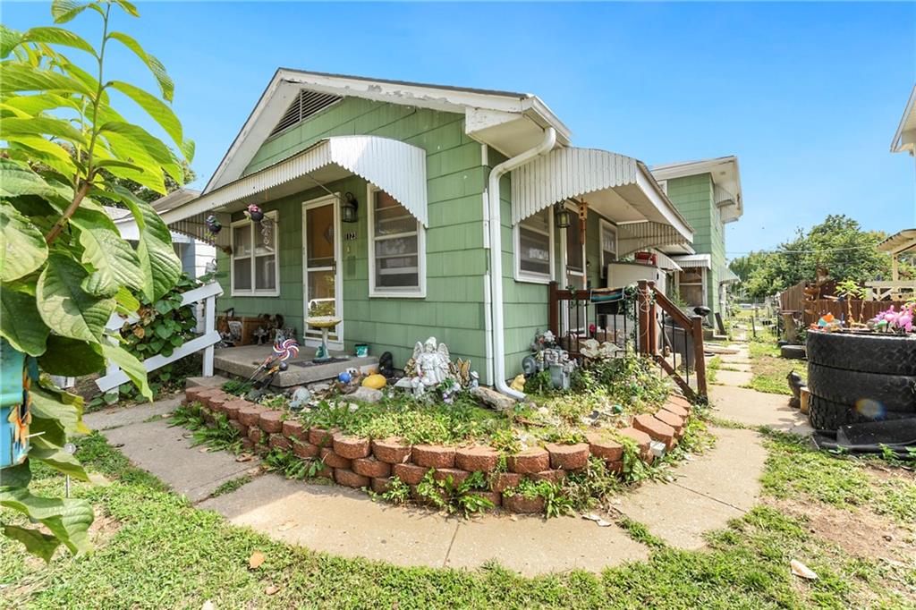 1123 Custer Avenue Property Photo 1