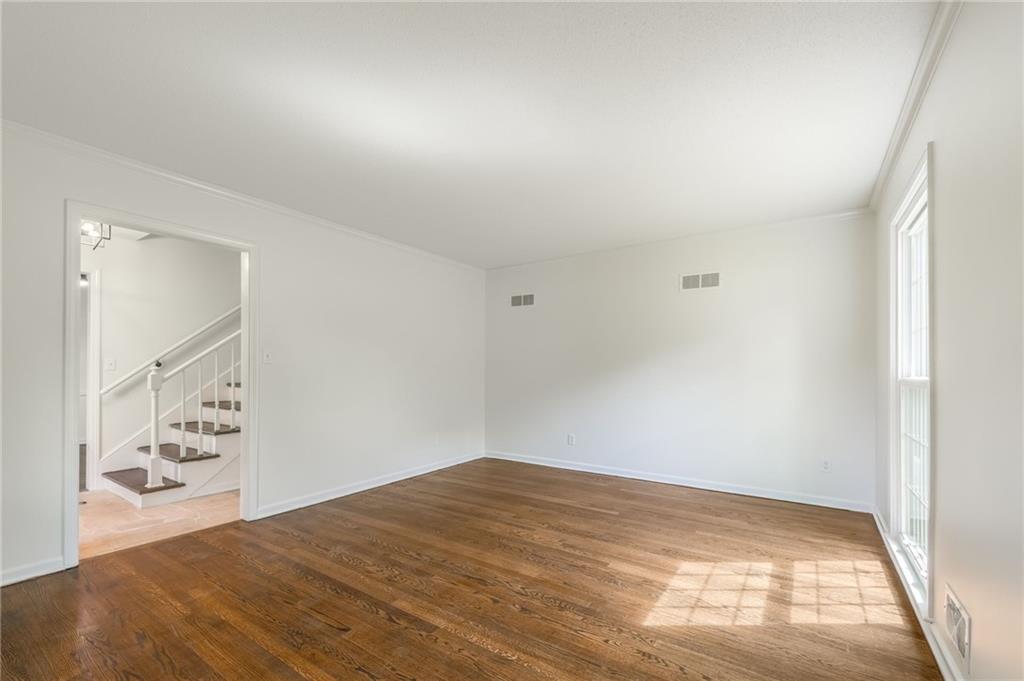 3603 S Hedges Avenue Property Photo 4