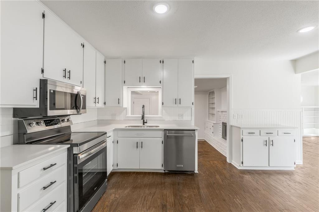 3603 S Hedges Avenue Property Photo 10