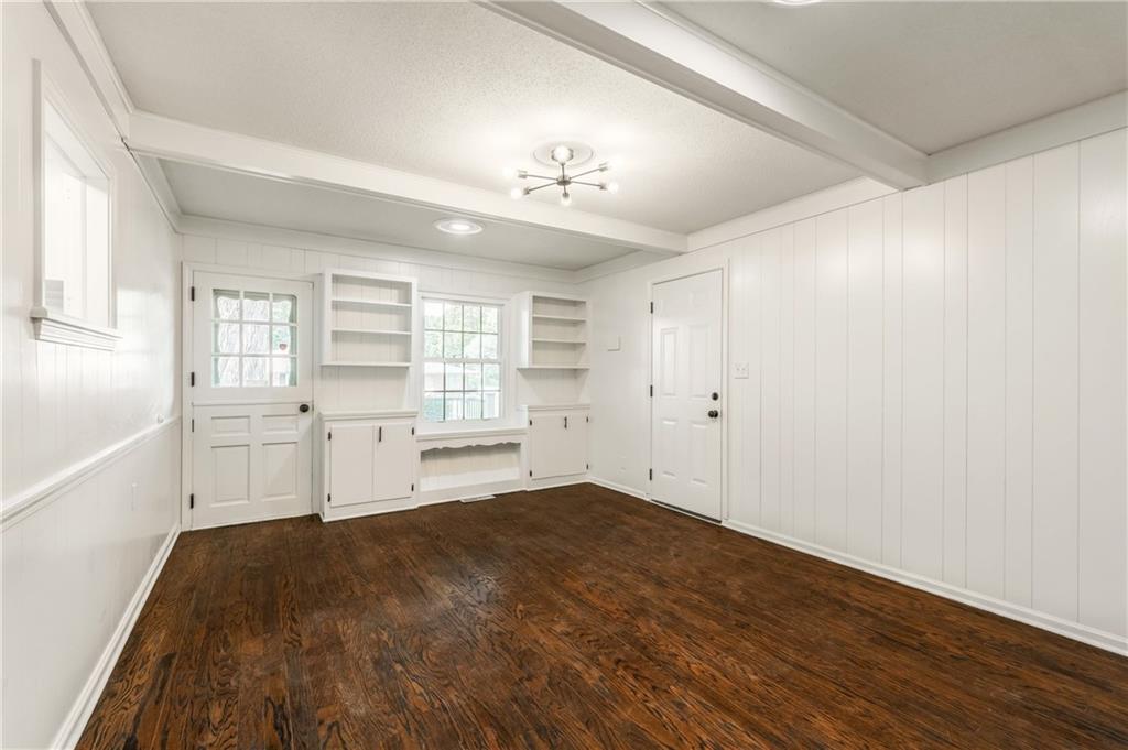 3603 S Hedges Avenue Property Photo 18