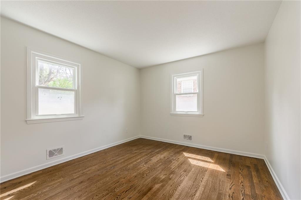 3603 S Hedges Avenue Property Photo 19