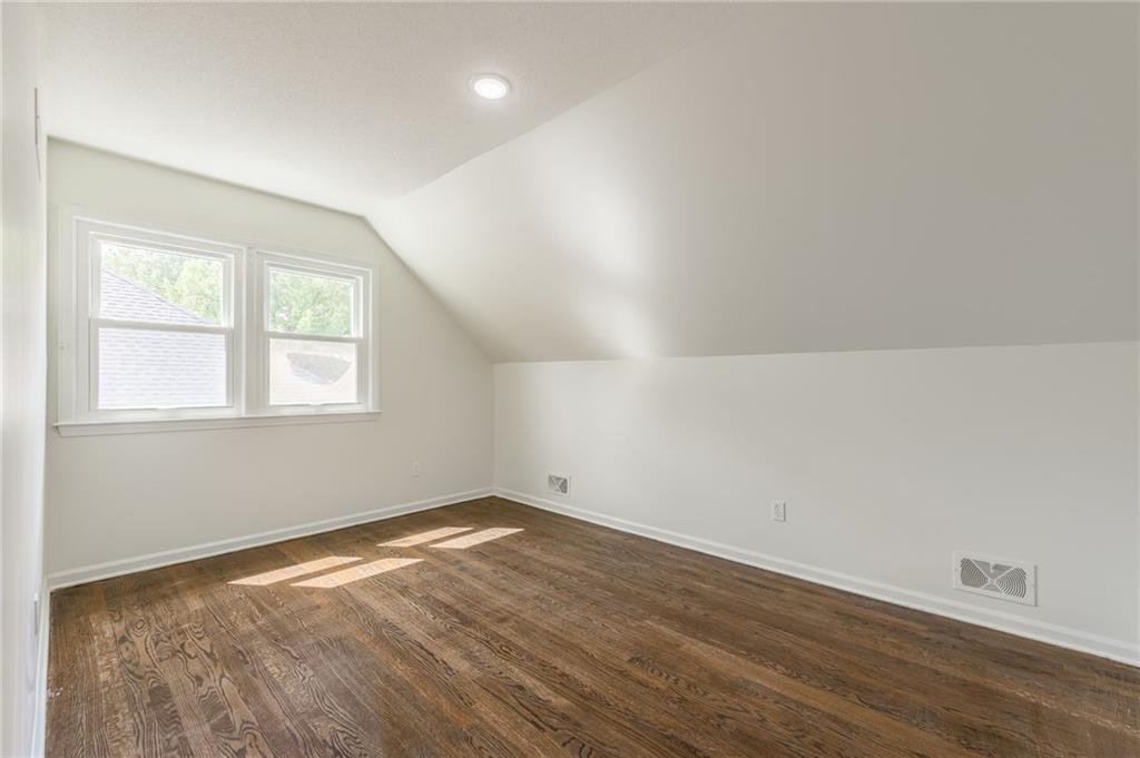 3603 S Hedges Avenue Property Photo 24