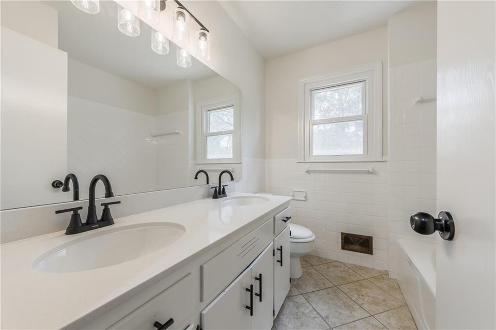 3603 S Hedges Avenue Property Photo 28