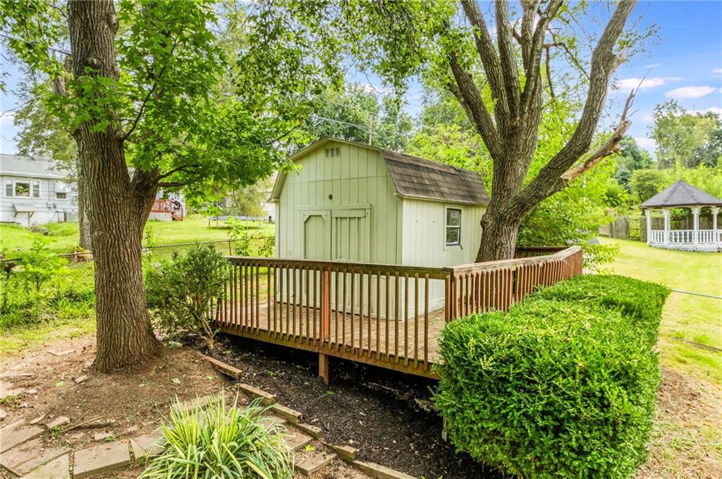 3603 S Hedges Avenue Property Photo 32