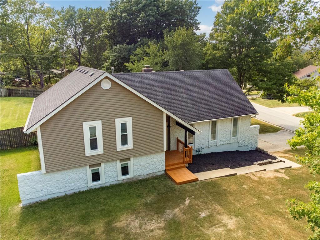 1812 Nw Willowbrook Drive Property Photo 1