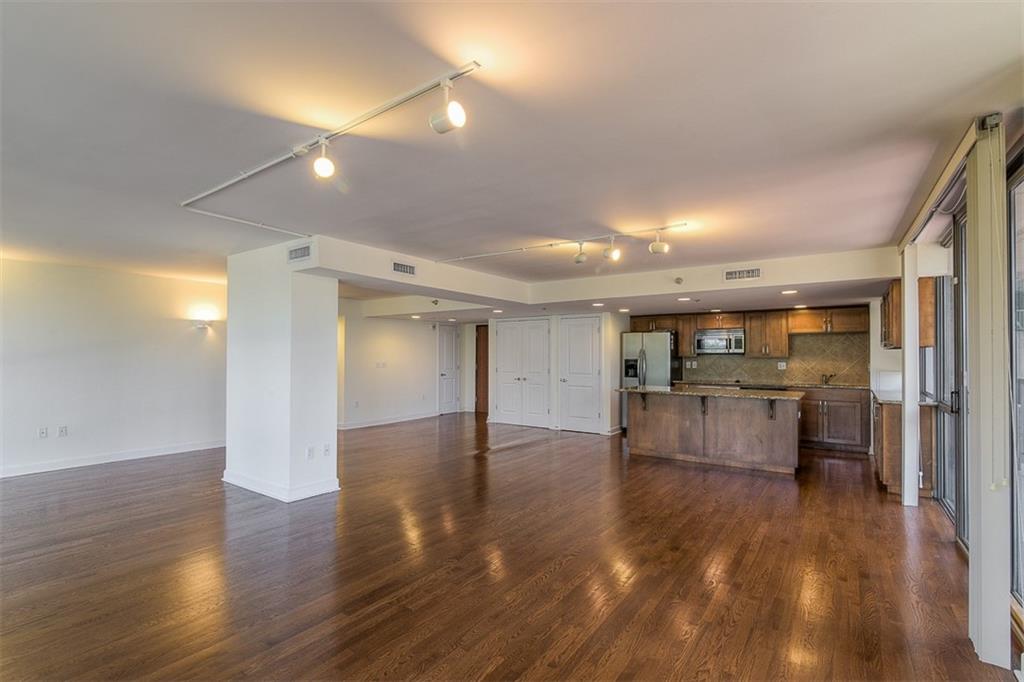 600 E Admiral Boulevard Property Photo 5