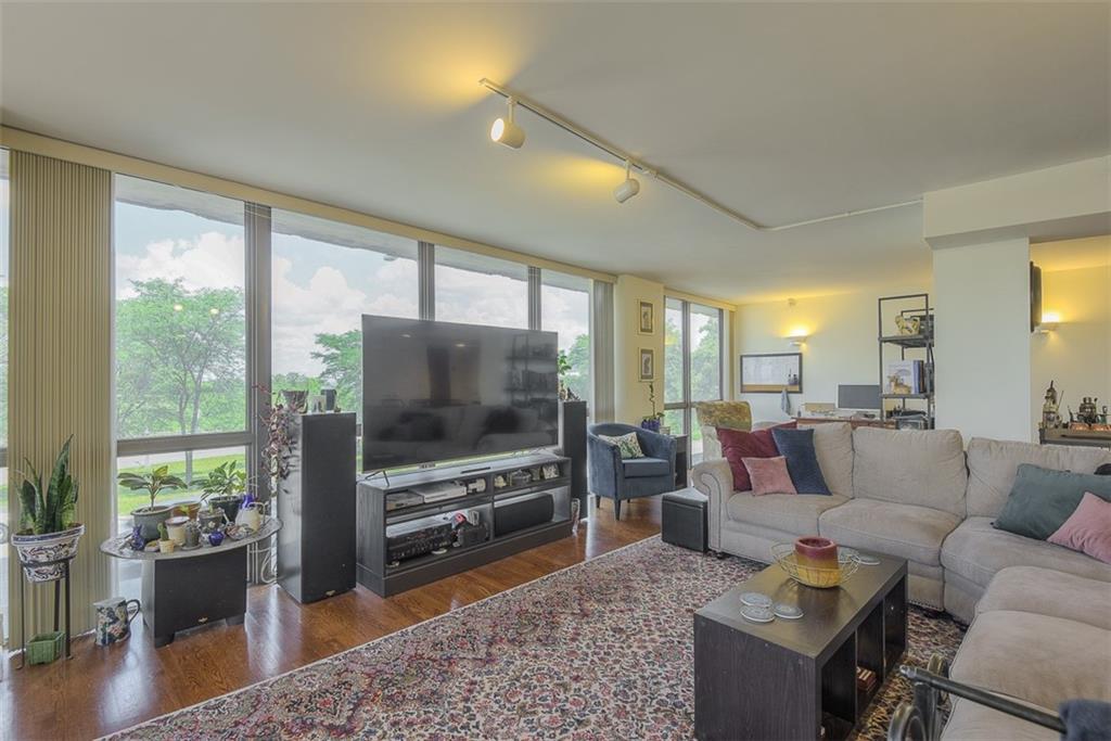 600 E Admiral Boulevard Property Photo 12