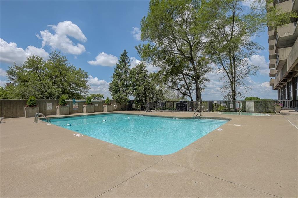 600 E Admiral Boulevard Property Photo 33