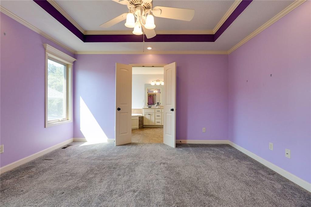 1702 Hedgewood Drive Property Photo 12