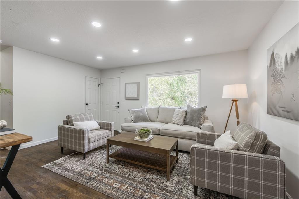 4835 N Manchester Avenue Property Photo 4