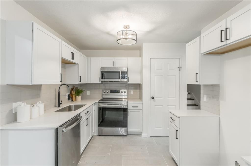 4835 N Manchester Avenue Property Photo 6