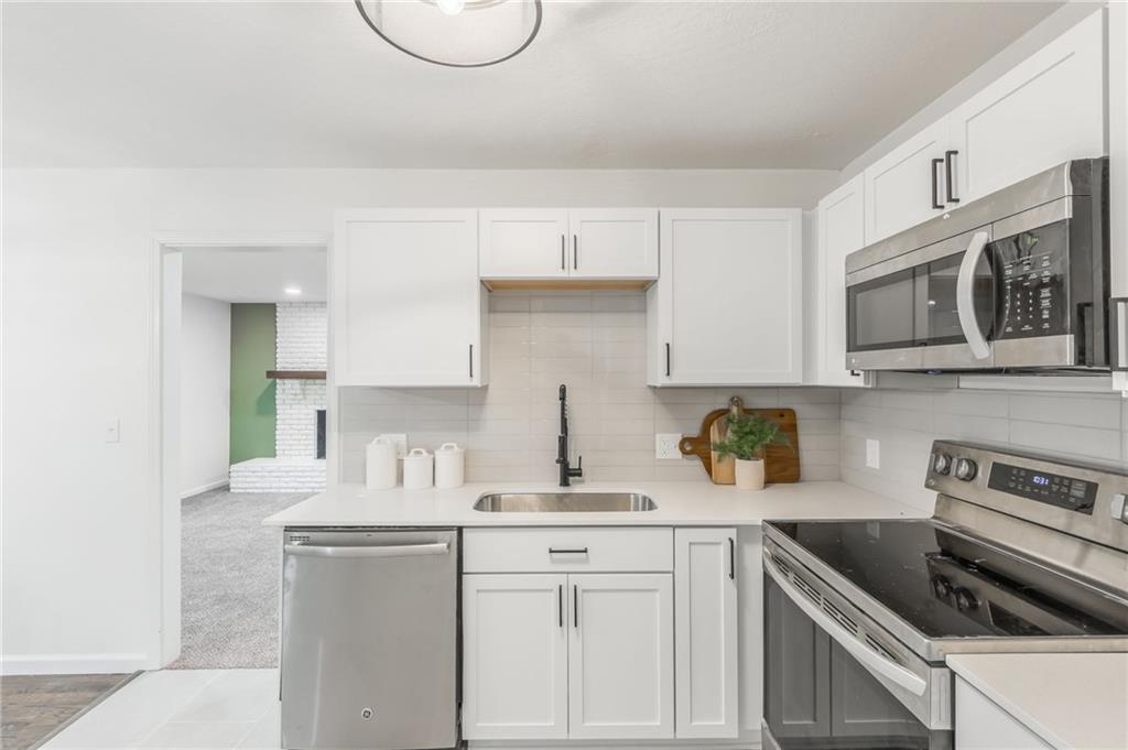 4835 N Manchester Avenue Property Photo 7