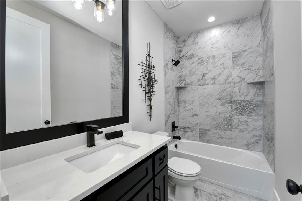 3916 Sw Flintrock Drive Property Photo 6