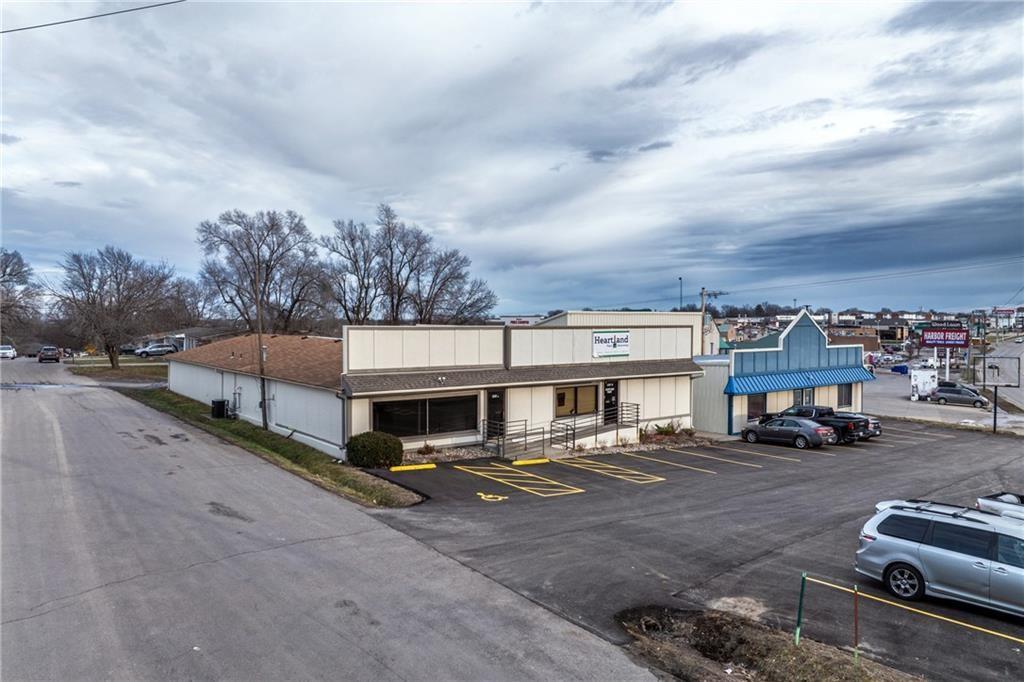 2327 N Belt Highway Property Photo 2