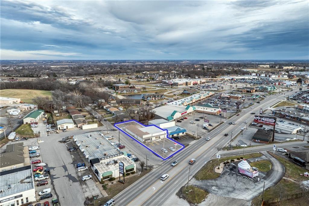 2327 N Belt Highway Property Photo 6