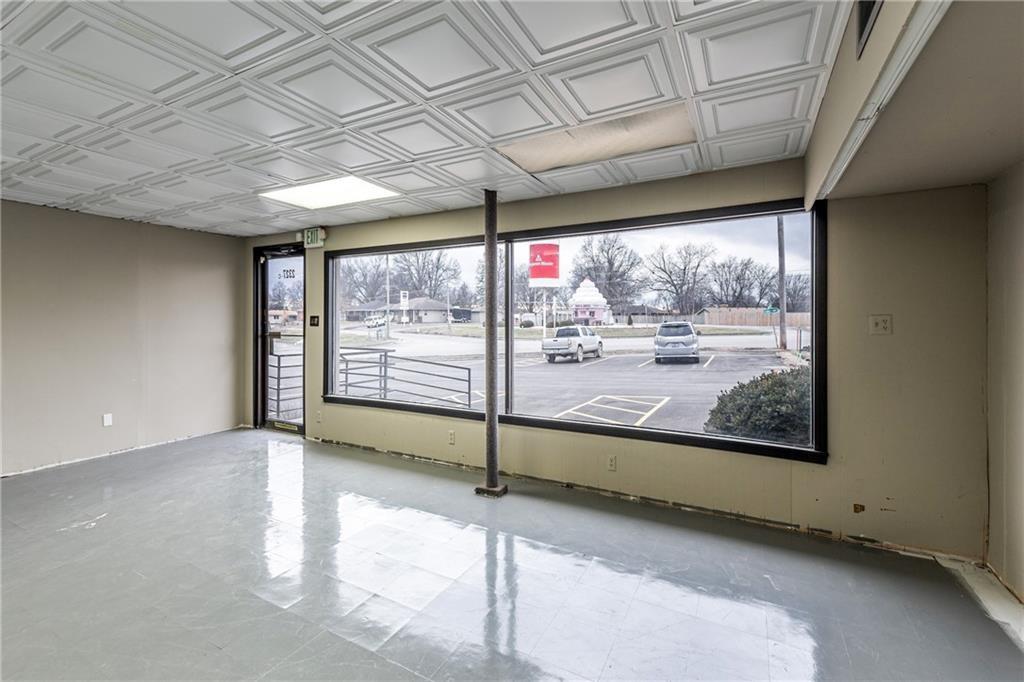 2327 N Belt Highway Property Photo 7