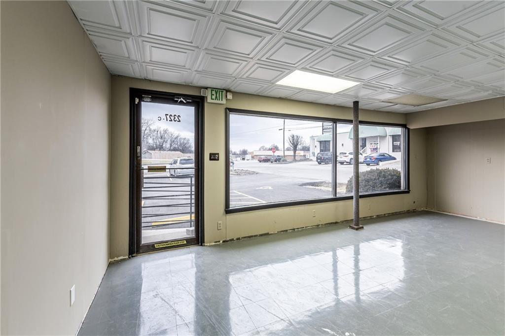 2327 N Belt Highway Property Photo 8