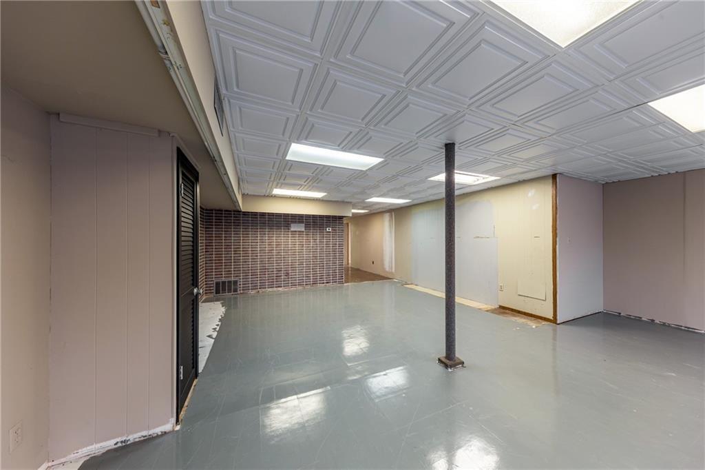 2327 N Belt Highway Property Photo 12