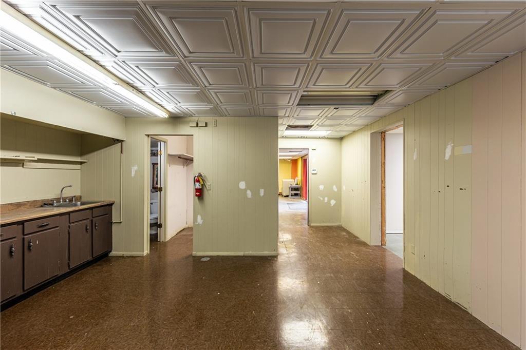 2327 N Belt Highway Property Photo 13