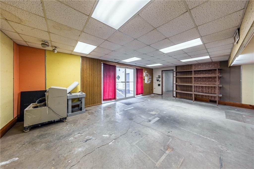 2327 N Belt Highway Property Photo 17