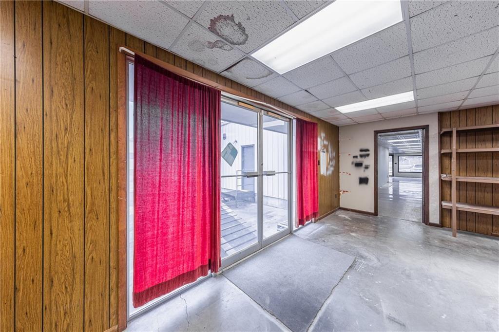 2327 N Belt Highway Property Photo 19