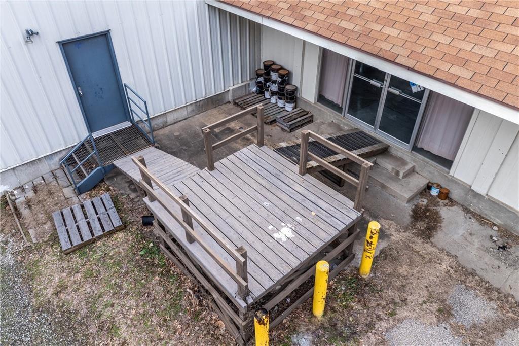 2327 N Belt Highway Property Photo 21