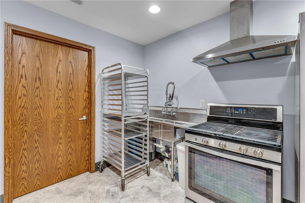 109 E Railroad Avenue Property Photo 45