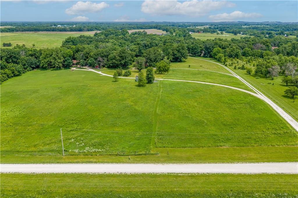 1017 Ne 250 Road Property Photo 28