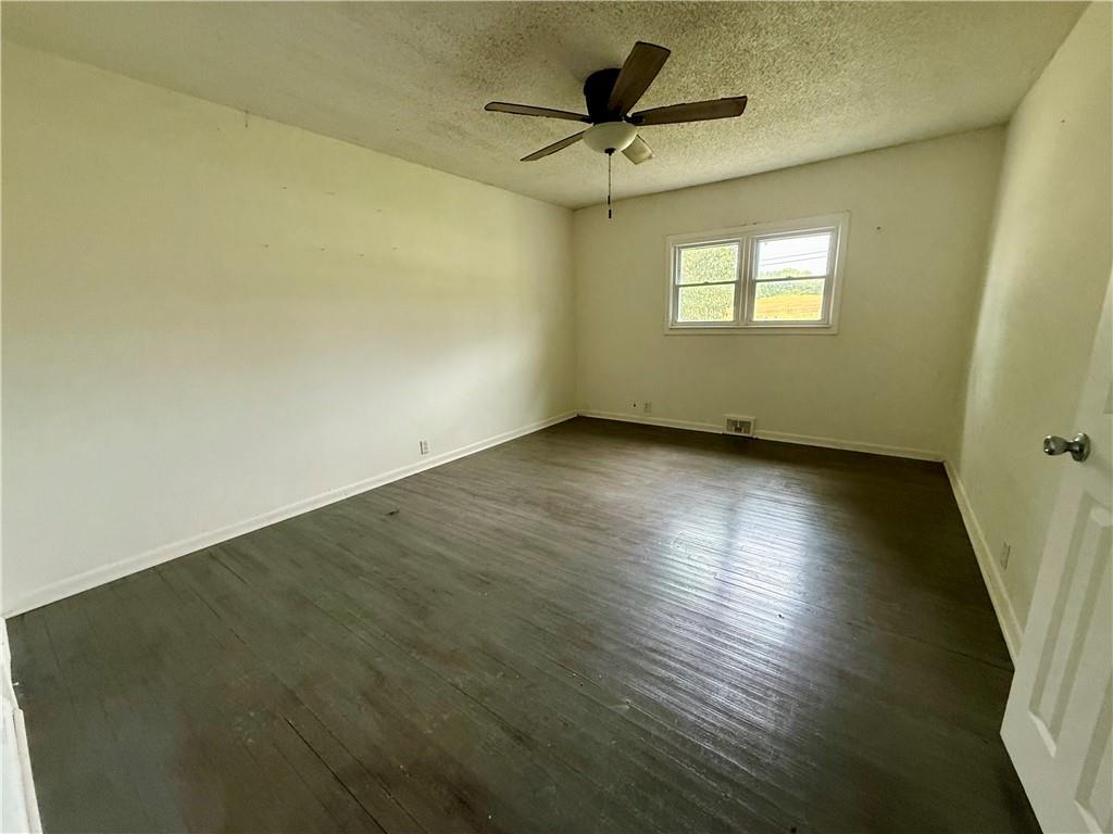 1213 W Main Street Property Photo 9