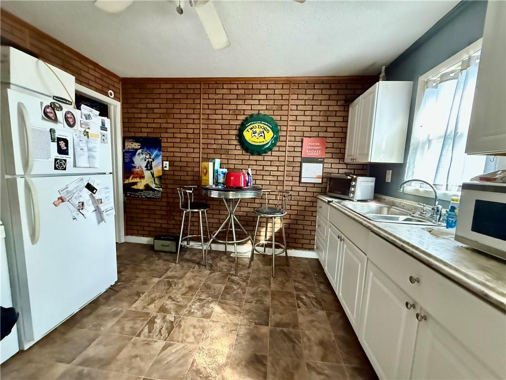 1213 W Main Street Property Photo 25